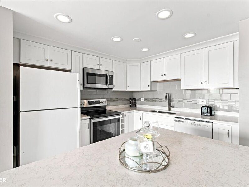 2005 S Finley Road Lombard IL 60148