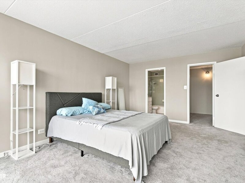 2005 S Finley Road Lombard IL 60148
