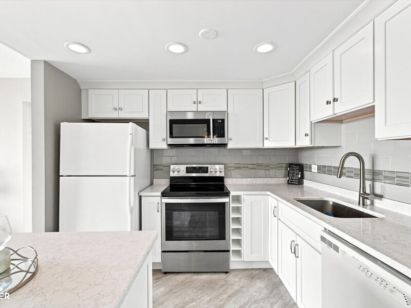 2005 S Finley Road Lombard IL 60148