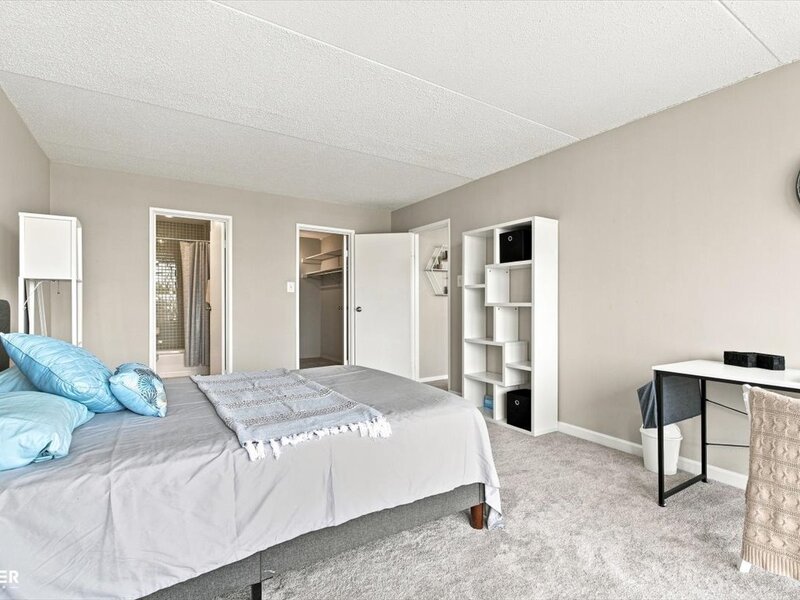 2005 S Finley Road Lombard IL 60148