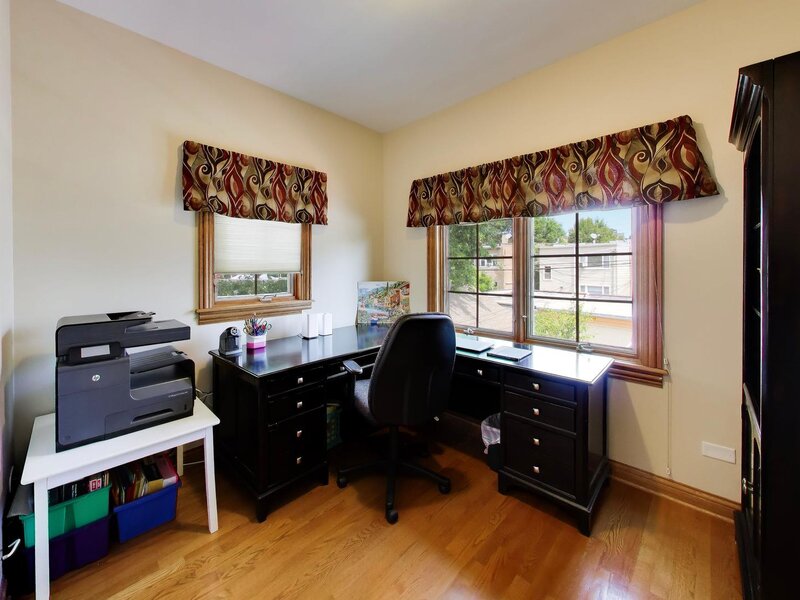 5837 N Virginia Avenue Chicago IL 60659