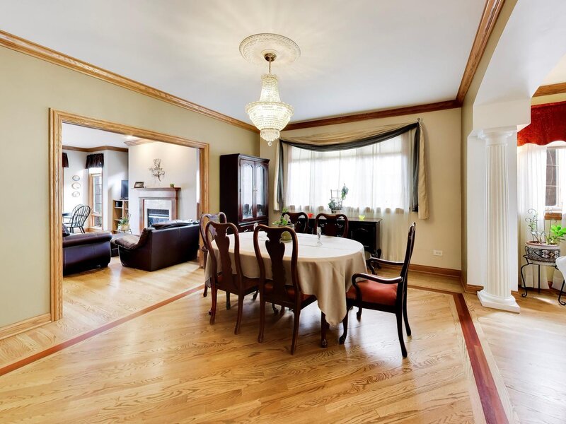 5837 N Virginia Avenue Chicago IL 60659