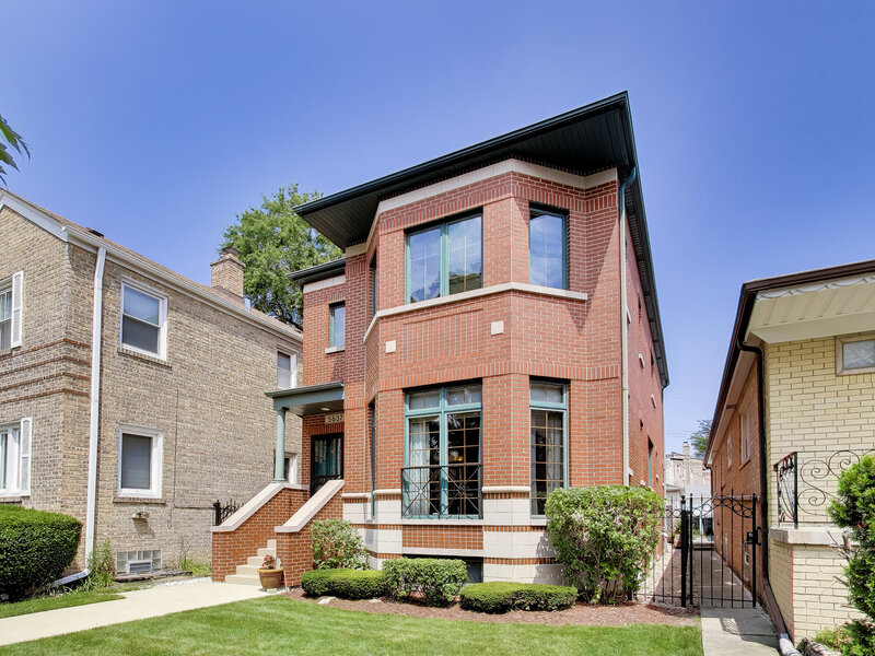 5837 N Virginia Avenue Chicago IL 60659