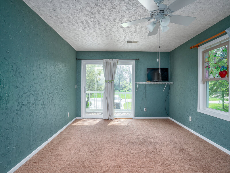 9 Valley View Drive Blue Grass IA 52726
