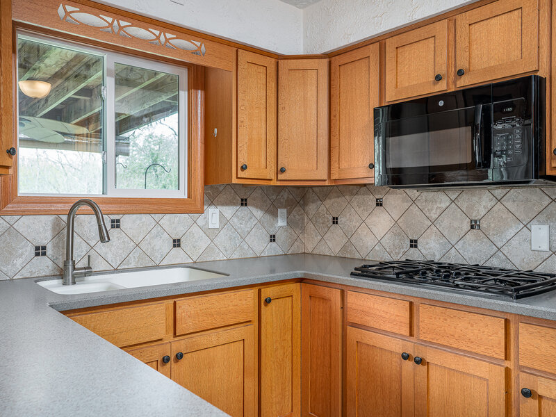 9 Valley View Drive Blue Grass IA 52726