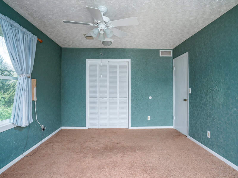 9 Valley View Drive Blue Grass IA 52726