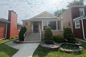 Photo of 8741 S Kimbark Avenue Chicago IL 60619