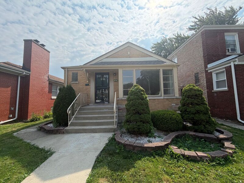 8741 S Kimbark Avenue Chicago IL 60619