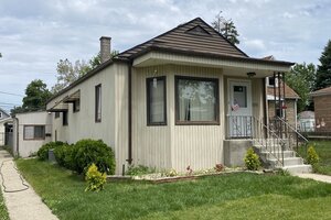 Photo of 2734 W 98th Place Evergreen Park IL 60805