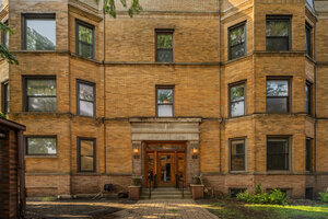 Photo of 754 W California Terrace Chicago IL 60657 Unit 2
