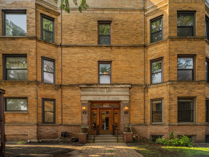 754 W California Terrace Chicago IL 60657