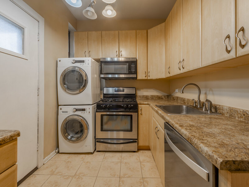 754 W California Terrace Chicago IL 60657