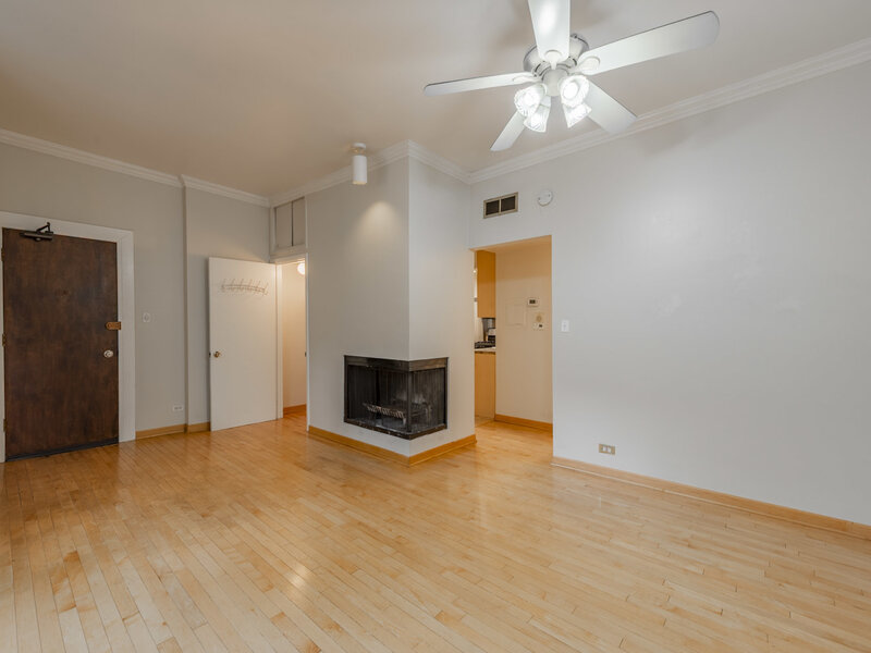 754 W California Terrace Chicago IL 60657