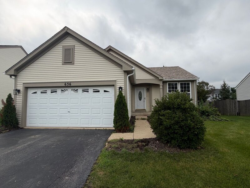 636 Hamilton Lane North Aurora IL 60542