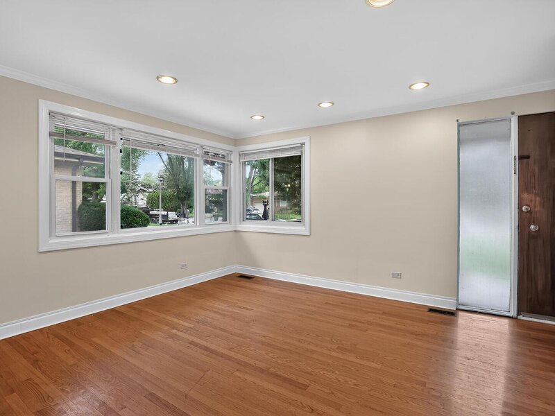 9231 N Lowell Avenue Skokie IL 60076