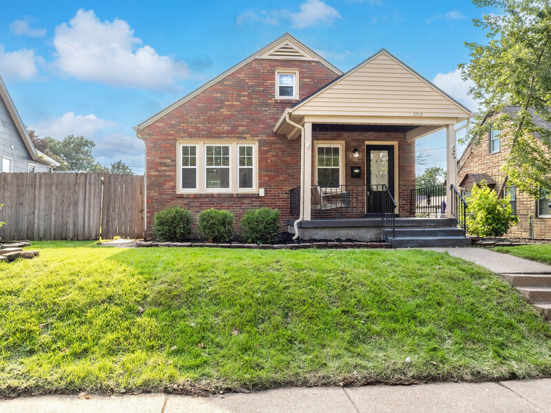 2512 N Howell Street Davenport IA 50804