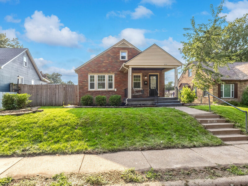 2512 N Howell Street Davenport IA 50804