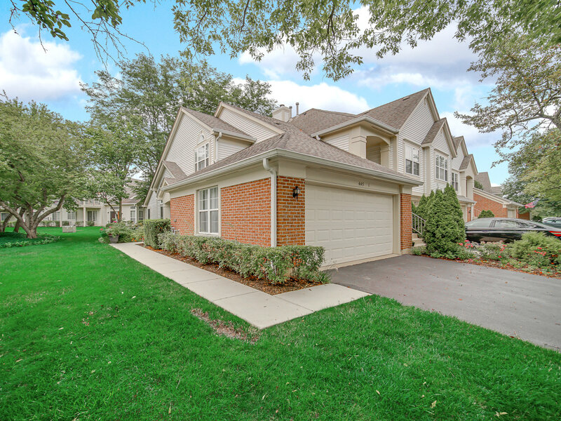 445 Cromwell Circle Bartlett IL 60103
