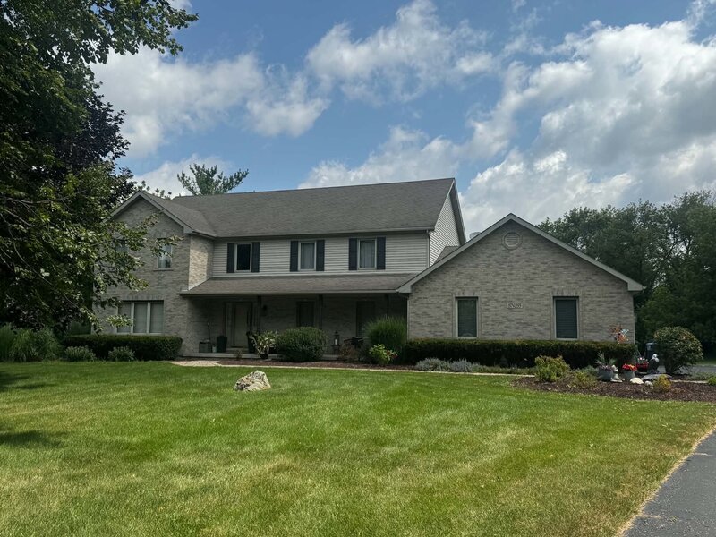 8 Secretariat Court St. Charles IL 60175