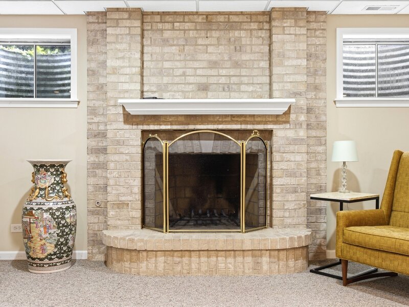 8 Secretariat Court St. Charles IL 60175
