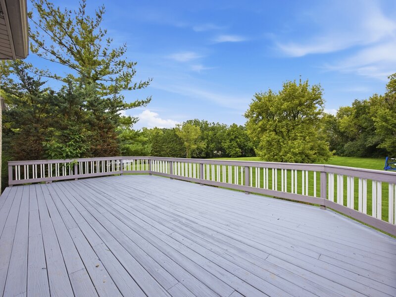 8 Secretariat Court St. Charles IL 60175