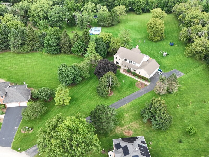 8 Secretariat Court St. Charles IL 60175