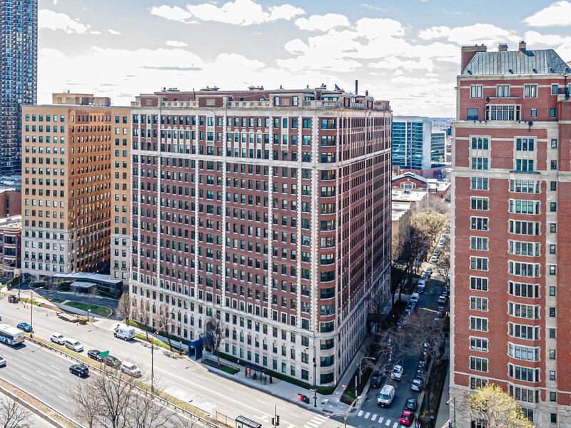 3750 N Lake Shore Drive Chicago IL 60613
