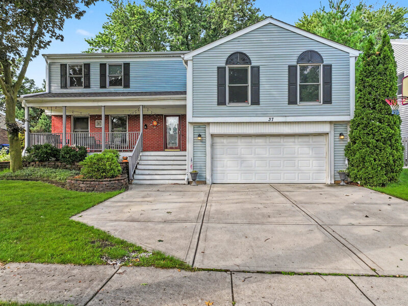 37 Yardley Lane Schaumburg IL 60194