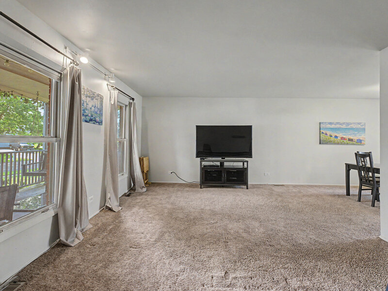 37 Yardley Lane Schaumburg IL 60194