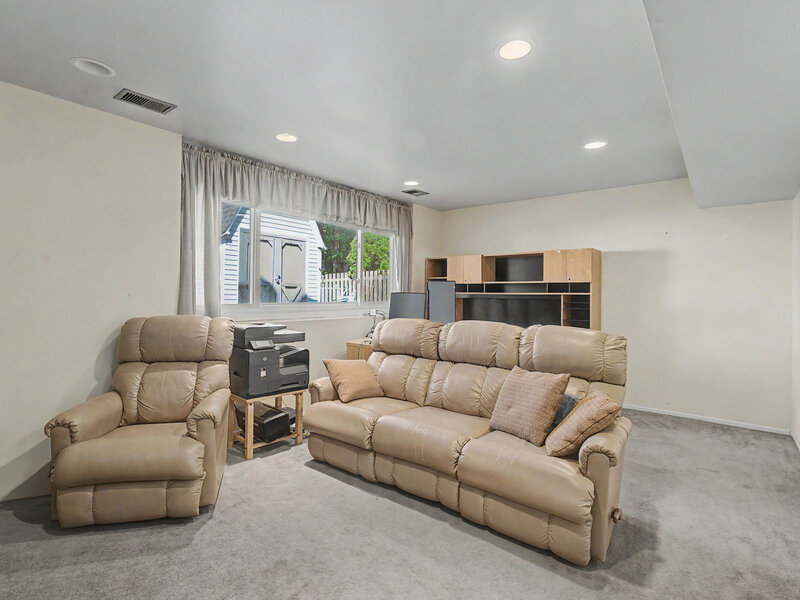 37 Yardley Lane Schaumburg IL 60194