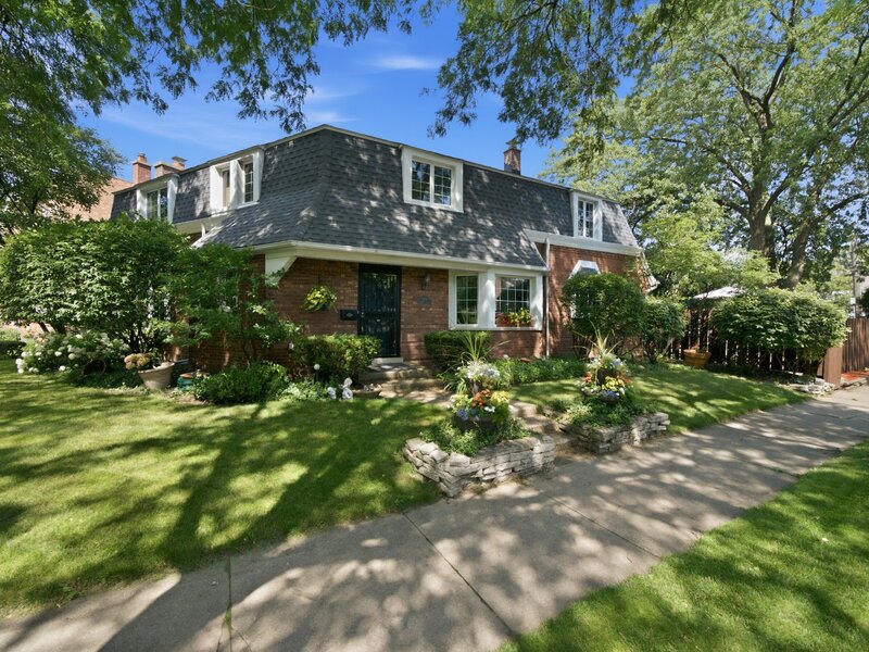 5801 N Kenton Avenue Chicago IL 60646