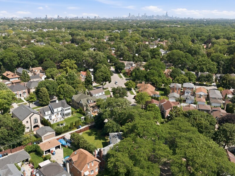 5801 N Kenton Avenue Chicago IL 60646