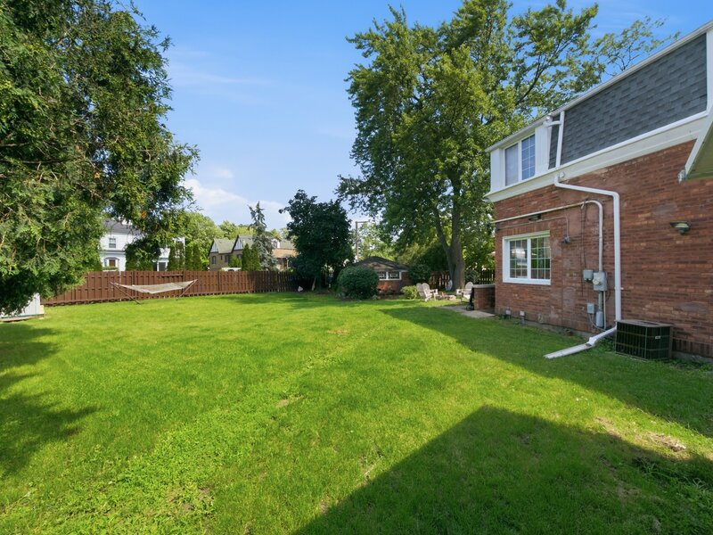5801 N Kenton Avenue Chicago IL 60646
