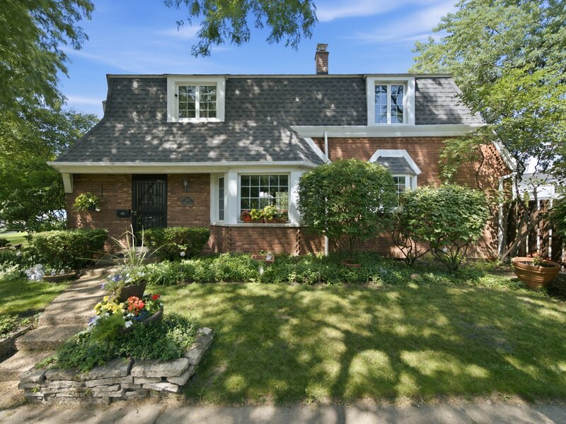 5801 N Kenton Avenue Chicago IL 60646
