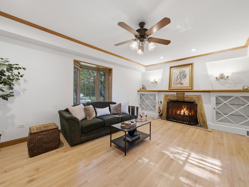 5801 N Kenton Avenue Chicago IL 60646
