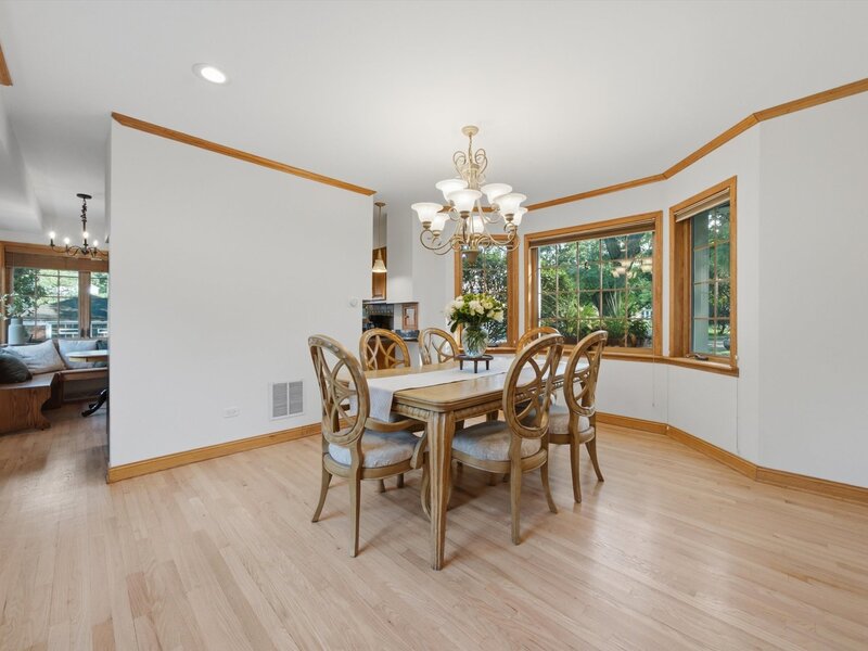 5801 N Kenton Avenue Chicago IL 60646