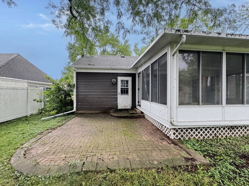 16 Somerset Road Montgomery IL 60538