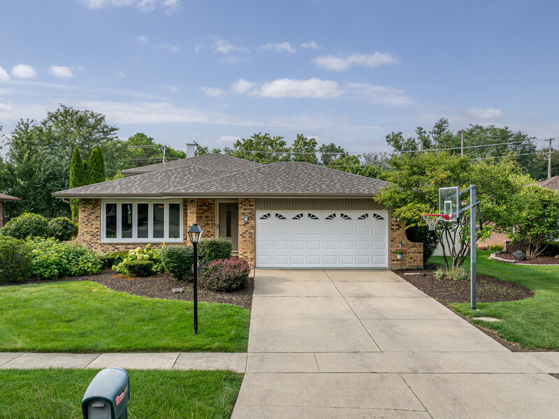 2964 Drover Lane Darien IL 60561
