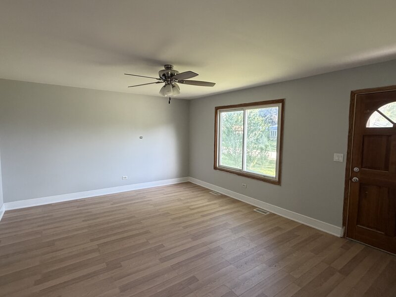 1900 Longmeadow Drive Lindenhurst IL 60046