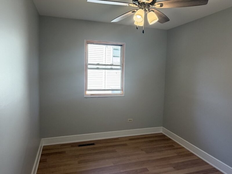 1900 Longmeadow Drive Lindenhurst IL 60046