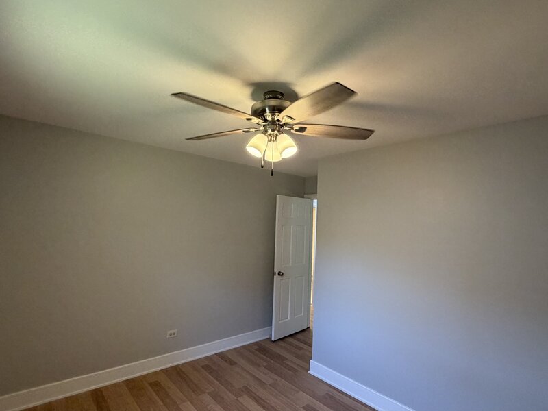 1900 Longmeadow Drive Lindenhurst IL 60046
