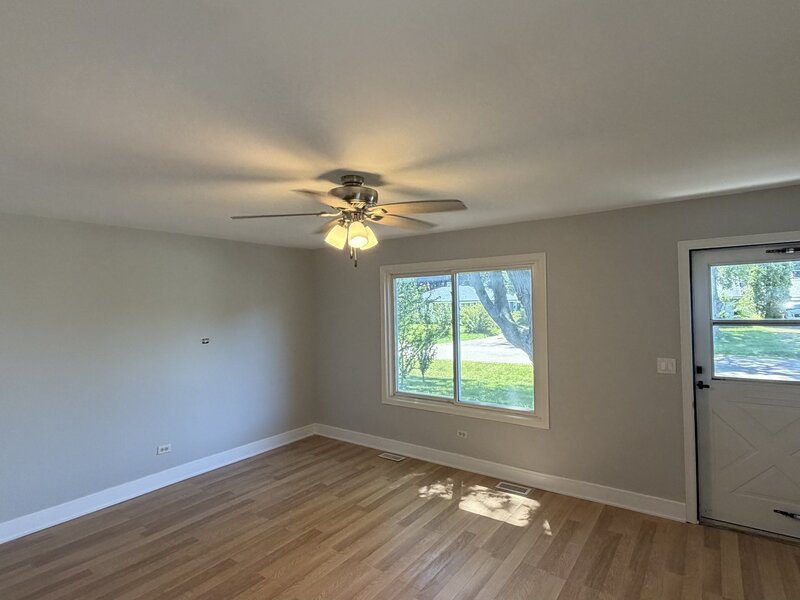 1900 Longmeadow Drive Lindenhurst IL 60046