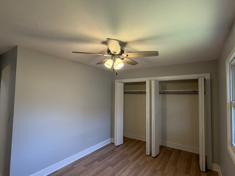 1900 Longmeadow Drive Lindenhurst IL 60046