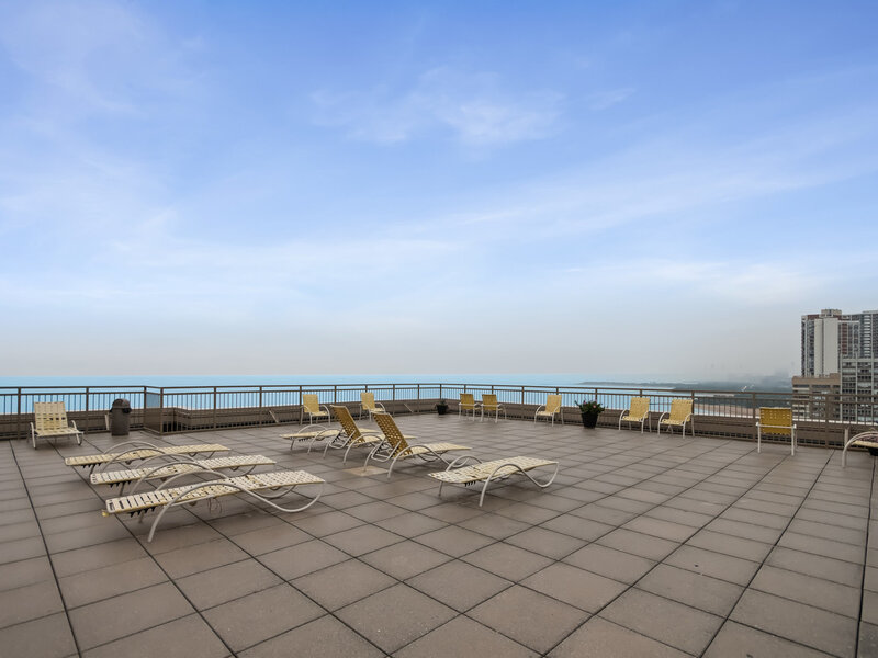 6301 N Sheridan Road Chicago IL 60660
