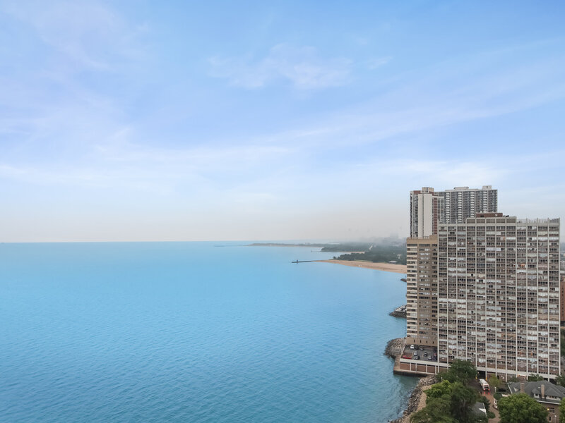 6301 N Sheridan Road Chicago IL 60660