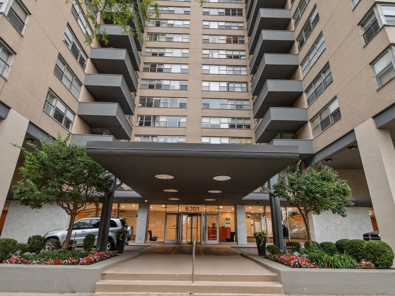 6301 N Sheridan Road Chicago IL 60660