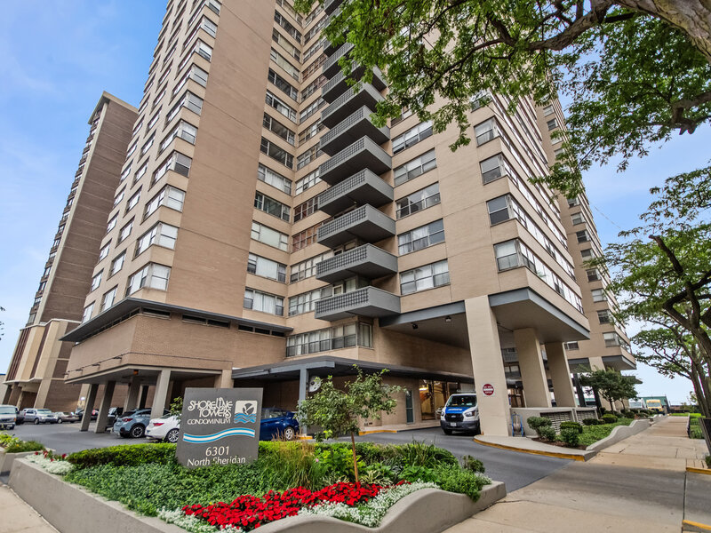 6301 N Sheridan Road Chicago IL 60660