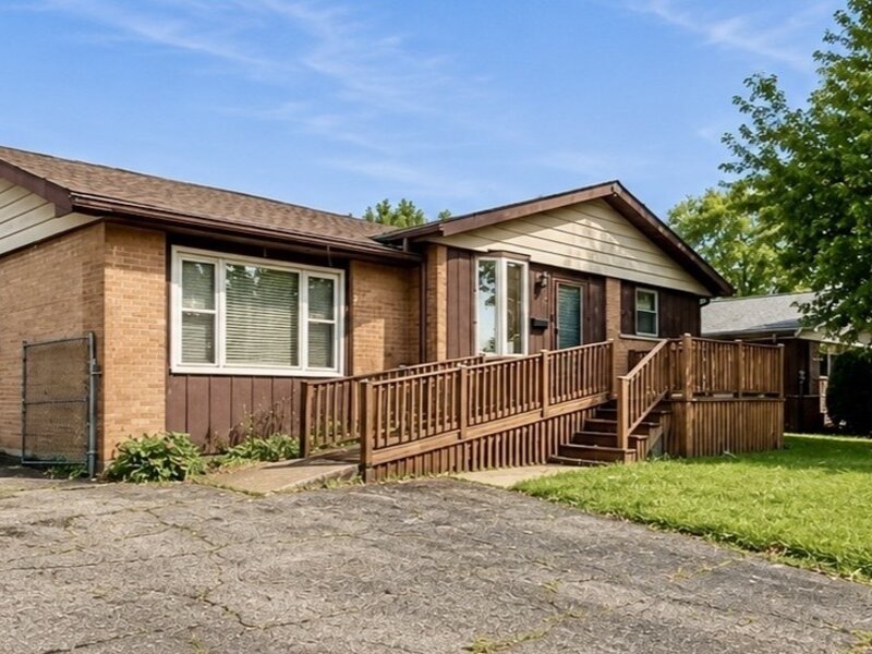4323 Mann Street Oak Forest IL 60452