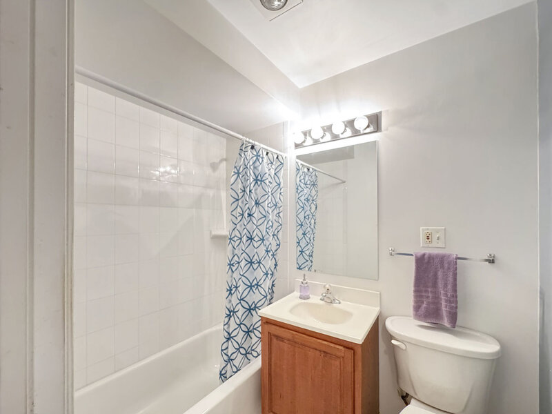 1910 W Hatherleigh Court Mount Prospect IL 60056