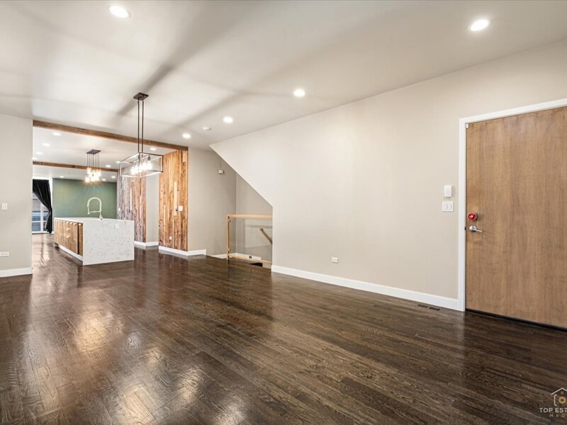 3547 N Reta Avenue Chicago IL 60657